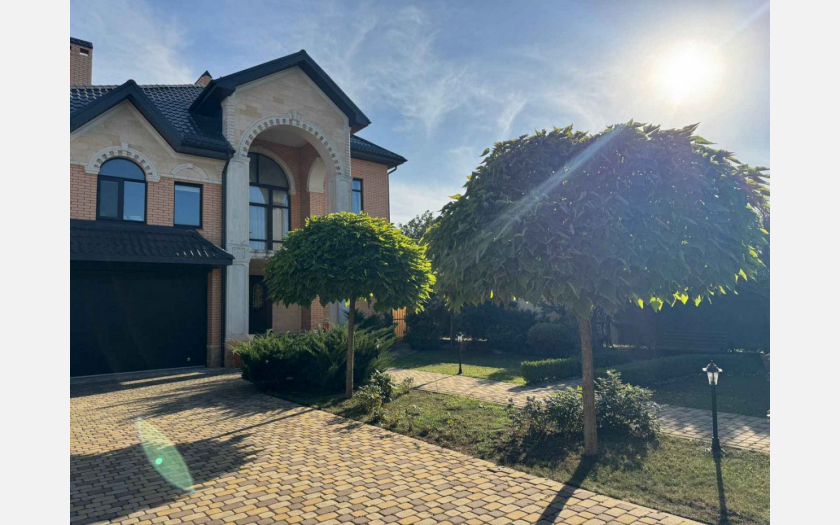 <span>Продается дом 250 м²,</span><span> на участке 9 сот.</span> фото 1